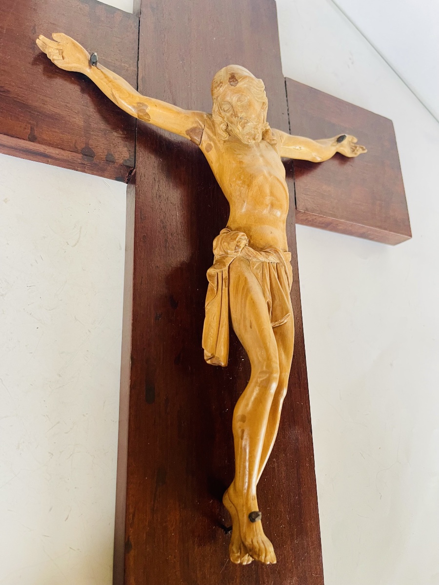 Crucifix en acajou et buis -photo-6